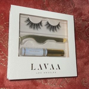LAVAA LOS ANGELES LASHES (FLIRTY LASH SET)